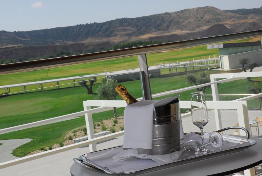 Sercotel El Encin Golf Alcala de Henares Restoran gambar